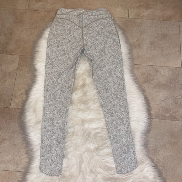 Gymshark Fleur Textured Leggings - Picture 11 of 12